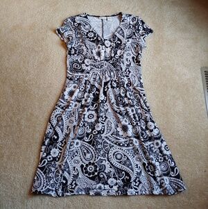 Kim Rogers petites black and white midi dress